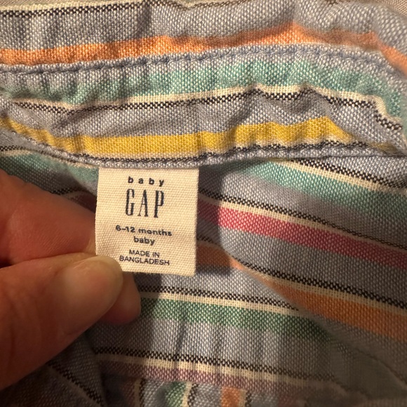 BabyGap (6-12m) colorful long sleeve button up EUC - Picture 3 of 3